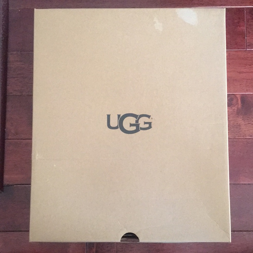 ❤️UGG ARIELLA LUXE DIAMOND TREADLITE BLACK EUC - Picture 8 of 16